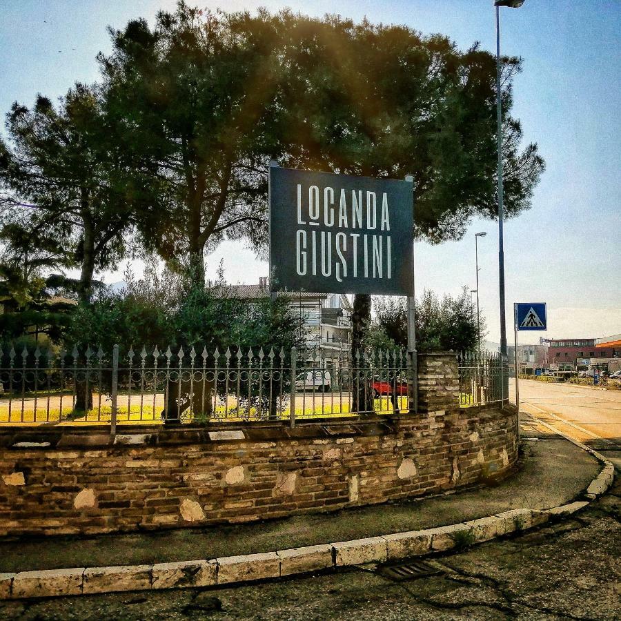 Locanda Giustini Assisi Bagian luar foto